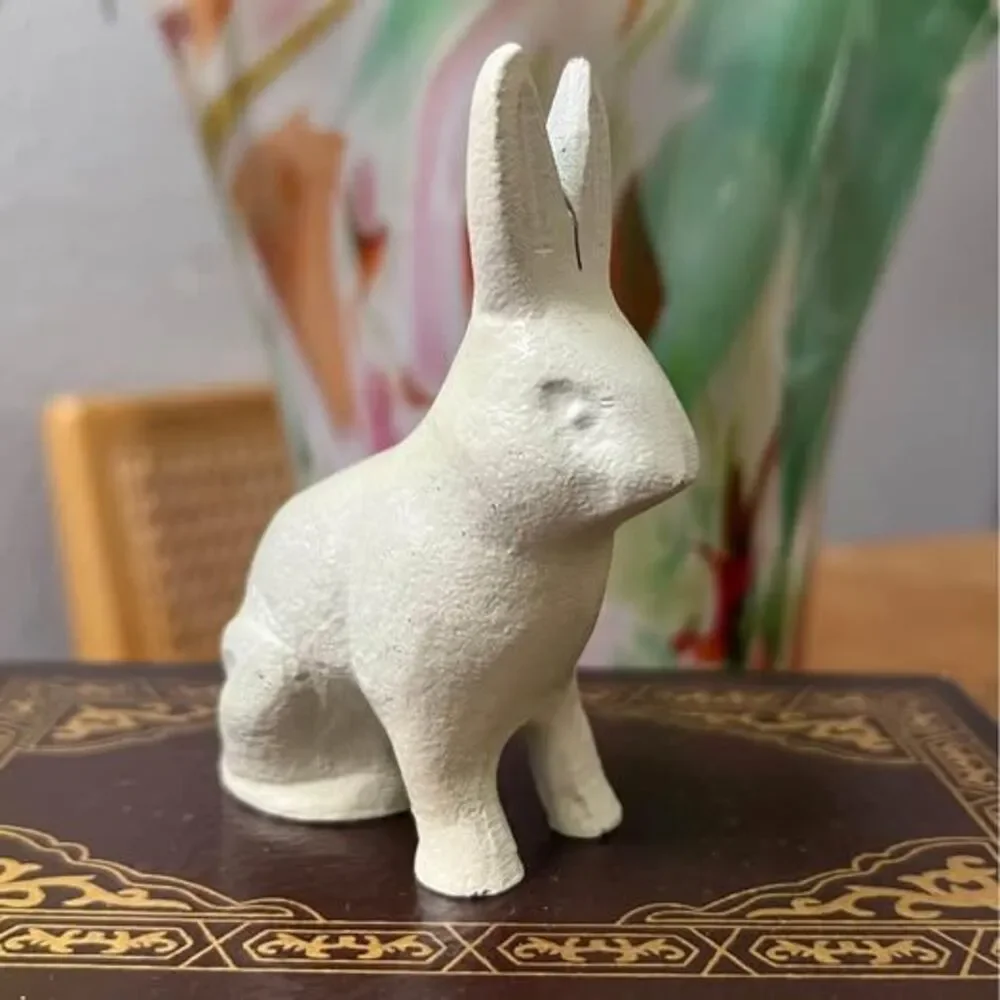 White Rabbit Small Figure - Cast Iron - Picture 2 of 5